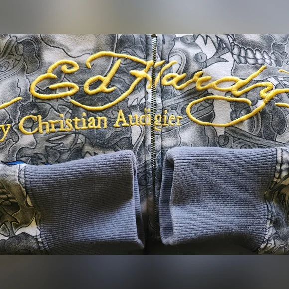 Ed Hardy Graphic Sweatshirt with Skull Design - Picture 6 of 13